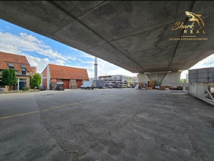 Skladový areál v priemyselnej oblasti v Nitre