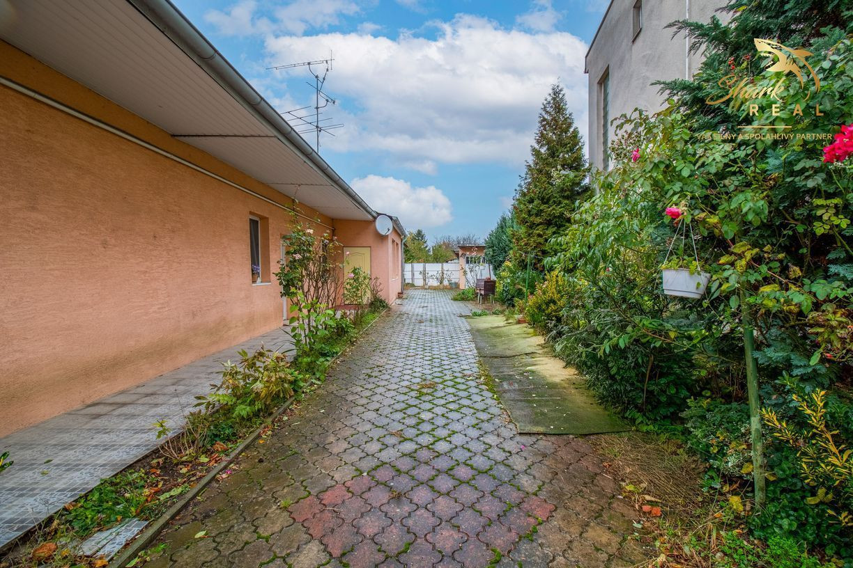 Investičný stavebný pozemok 1663 m² v tichej lokalite Piešťan