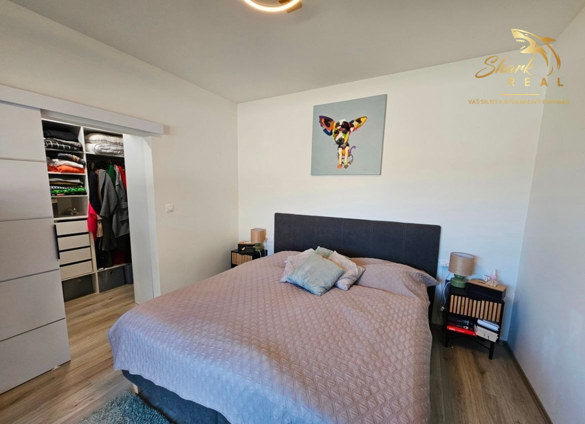 EXKLUZÍVNE NA PREDAJ: moderná 4-izbová novostavba v dvojdome v obľúbených Lužiankach pri Nitre. 