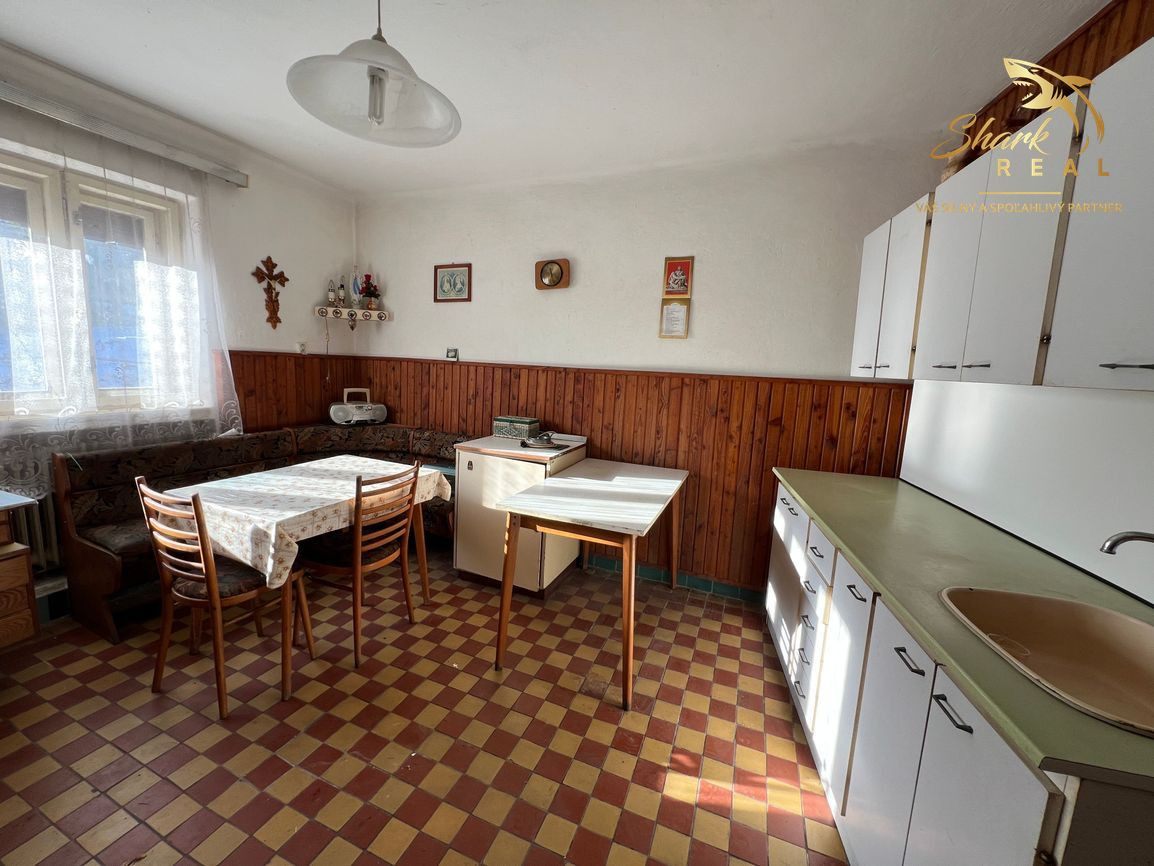 Rodinný dom s garážou a samostatnou chalupou