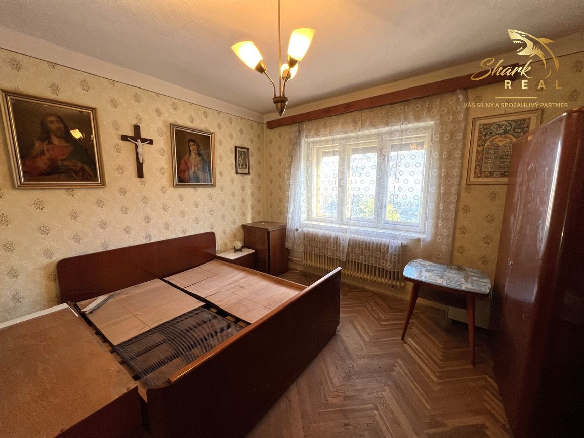 Rodinný dom s garážou a samostatnou chalupou