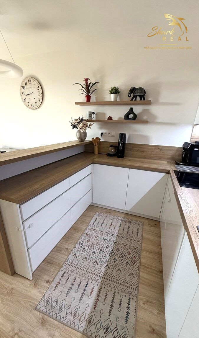 Krásny 2i byt s VEĽKOU TERASOU _ Prenájom