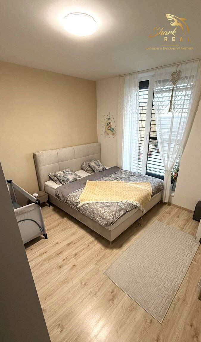 Krásny 2i byt s VEĽKOU TERASOU _ Prenájom