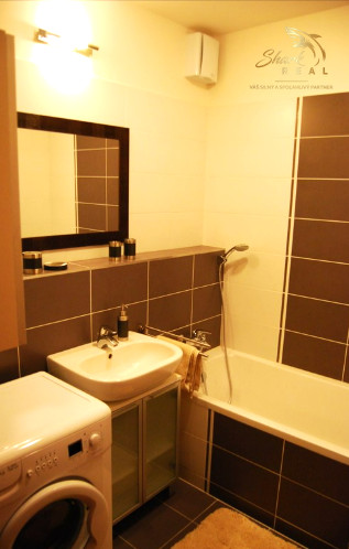 TRI VEŽE _ 2i byt _ Parkovanie, Fittnes 