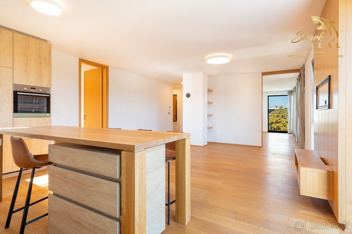 Slnečný 3-izbový byt pri Horskom parku s výhľadmi a maximálnym súkromím