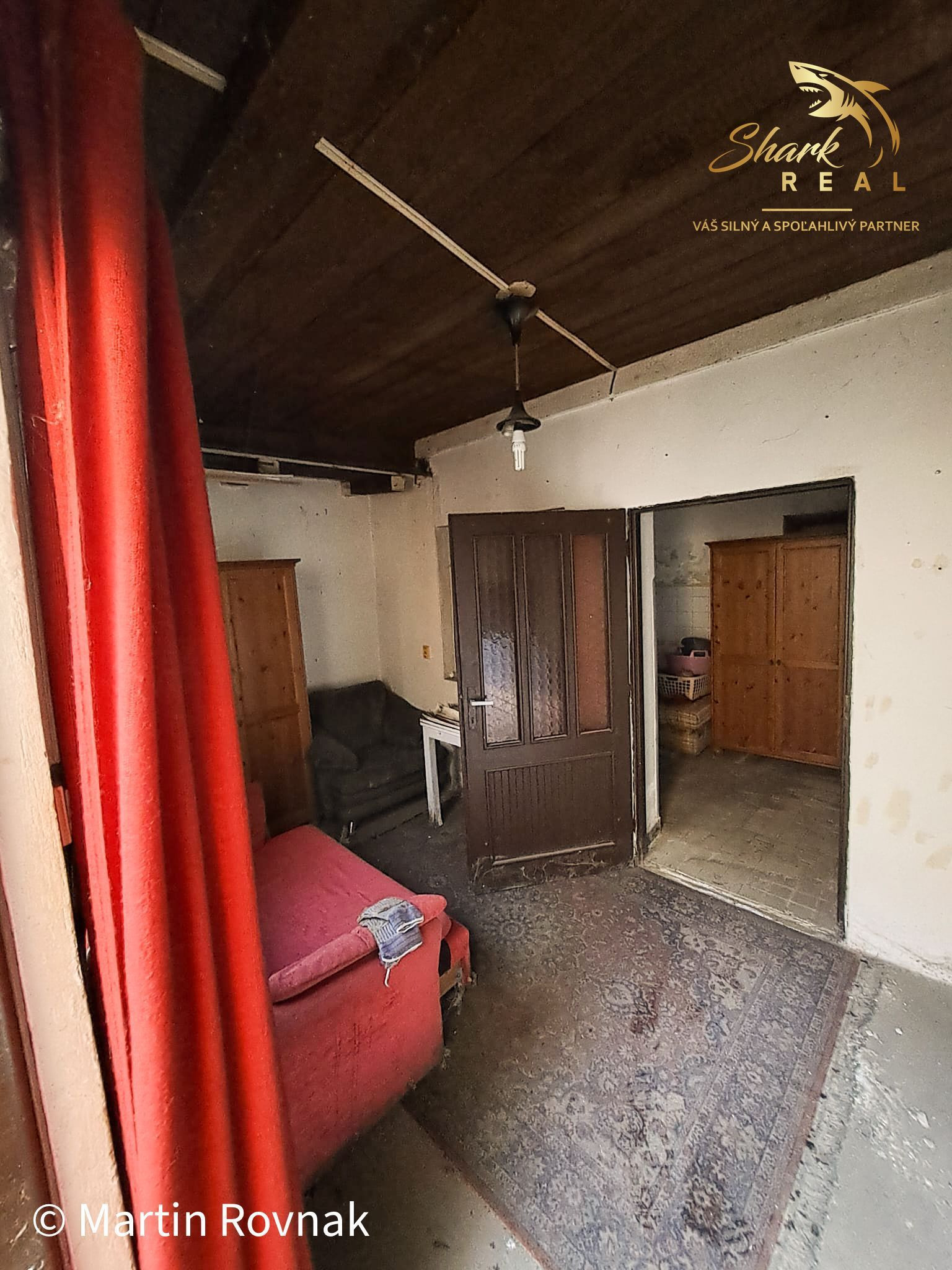 Rodinný dom s projektom a povolením v tichej časti Devínskej Novej Vsi