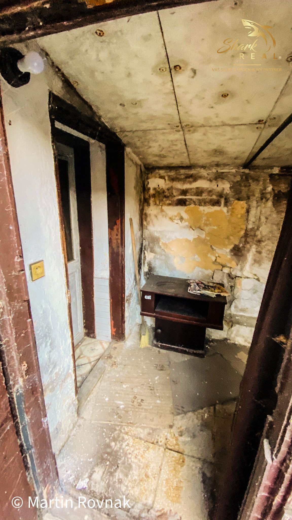 Rodinný dom s projektom a povolením v tichej časti Devínskej Novej Vsi