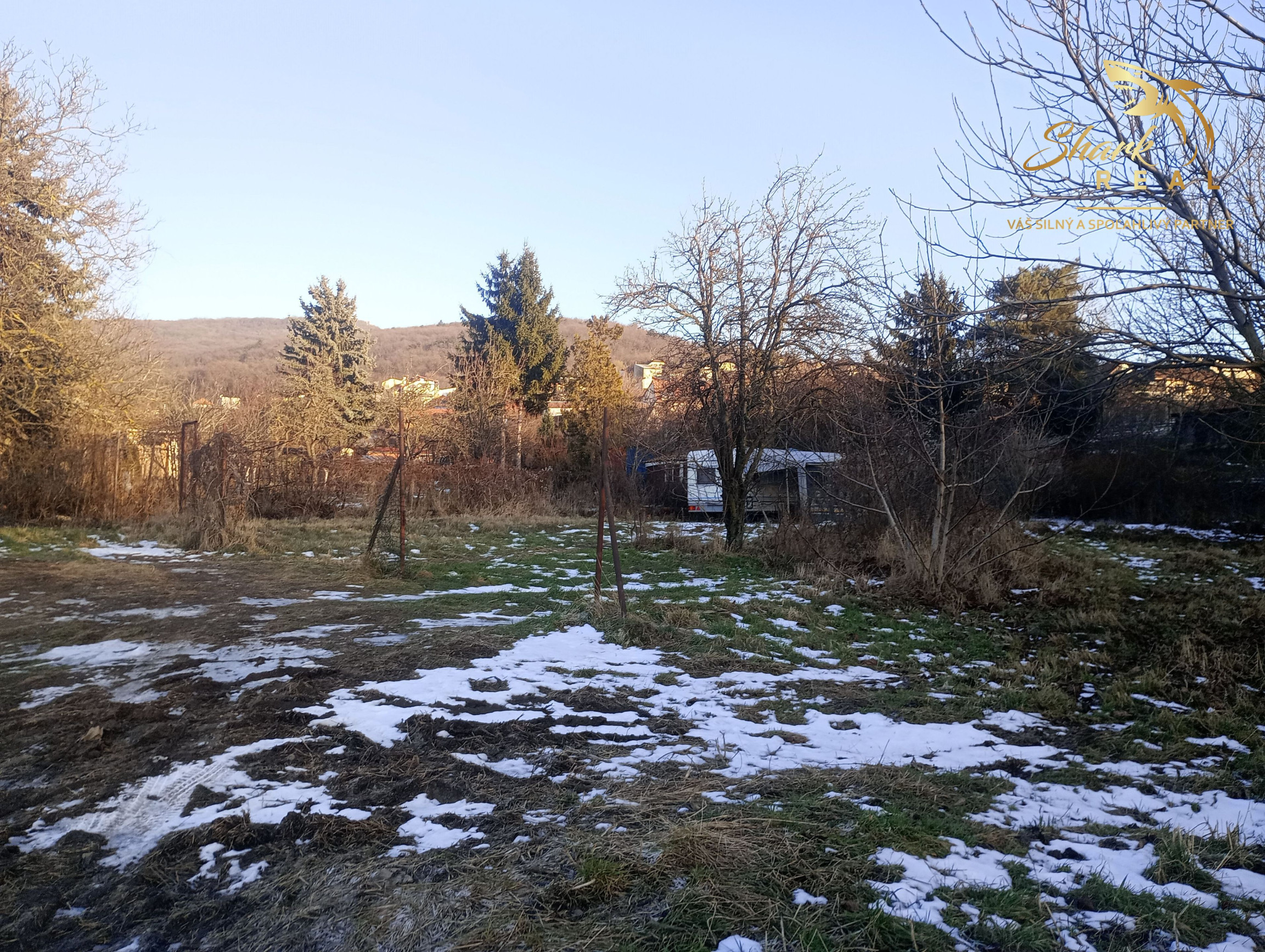 Na predaj rovinatý stavebný pozemok na Zobore