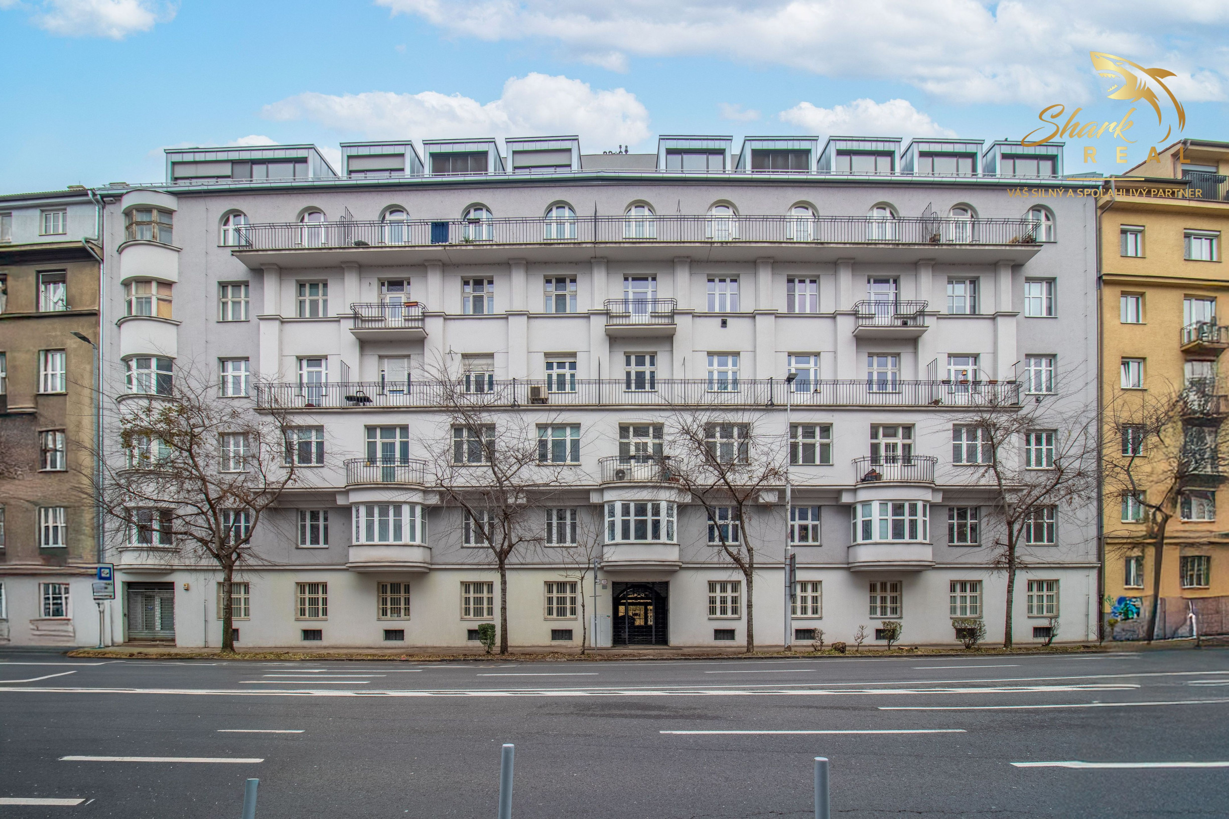 Na predaj 4 izbový byt 135m2 s veľkou pivnicou 14m2 v prestížnej časti EUROVEA