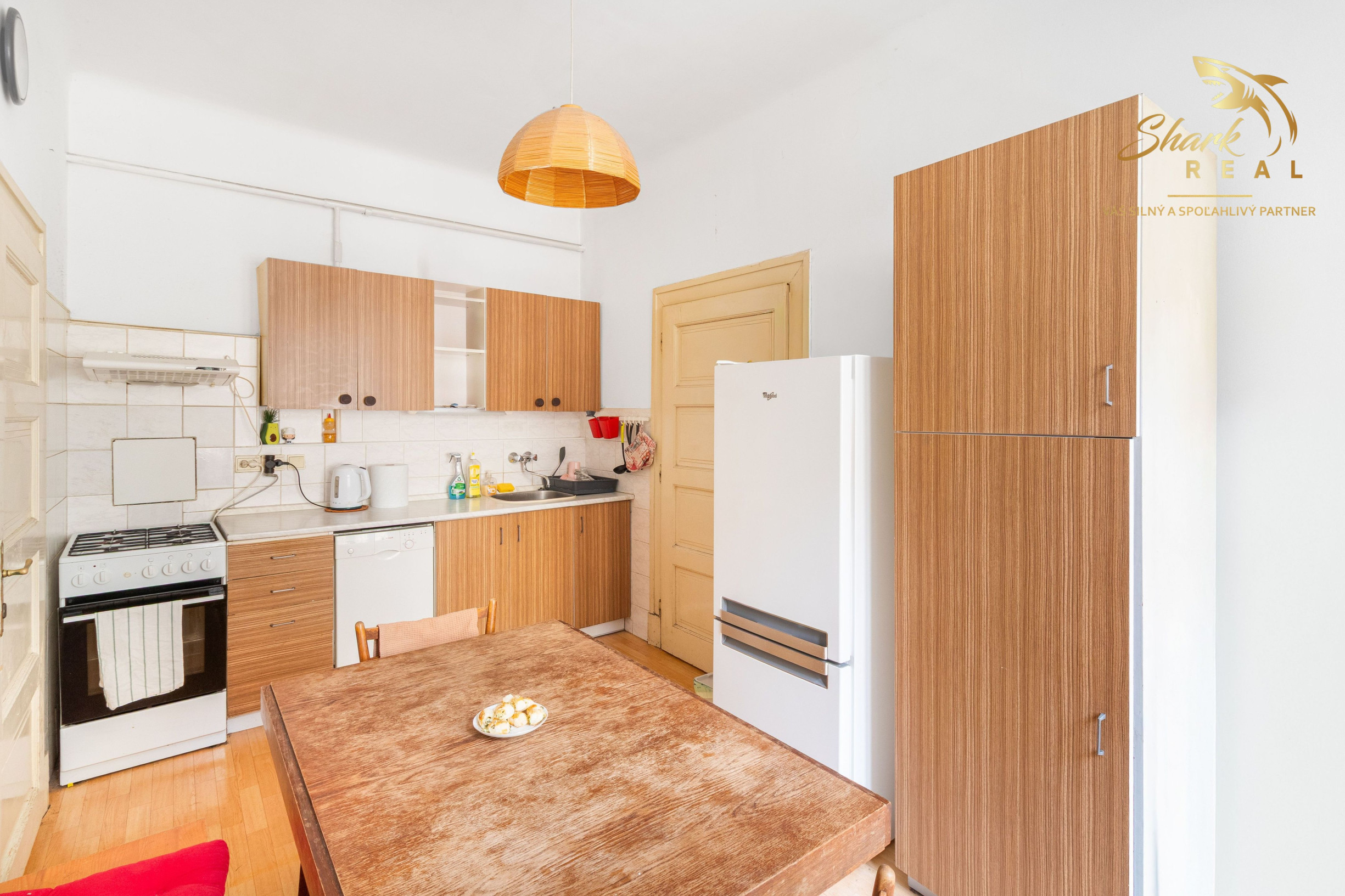 Na predaj 4 izbový byt 135m2 s veľkou pivnicou 14m2 v prestížnej časti EUROVEA