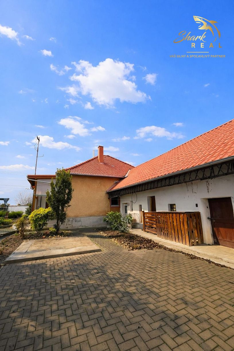 Na predaj: 3-izbový rodinný dom s veľkým pozemkom a rybníkom – len 6 km od Galanty!