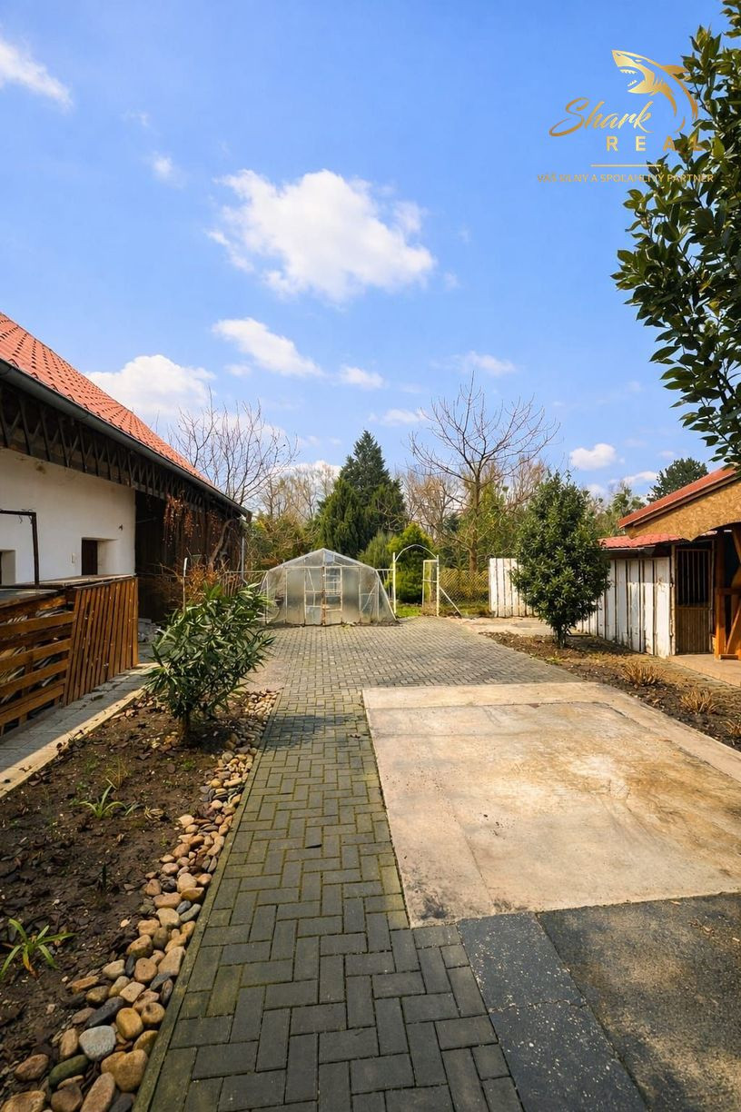 Na predaj: 3-izbový rodinný dom s veľkým pozemkom a rybníkom – len 6 km od Galanty!