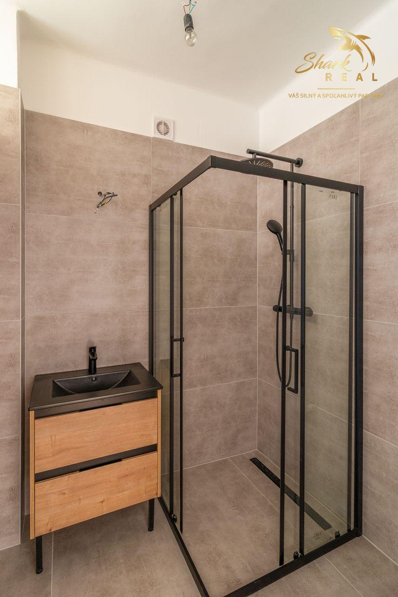 4i byt s otvorenou dispozíciou a 2 balkónmi v srdci Starého Mesta