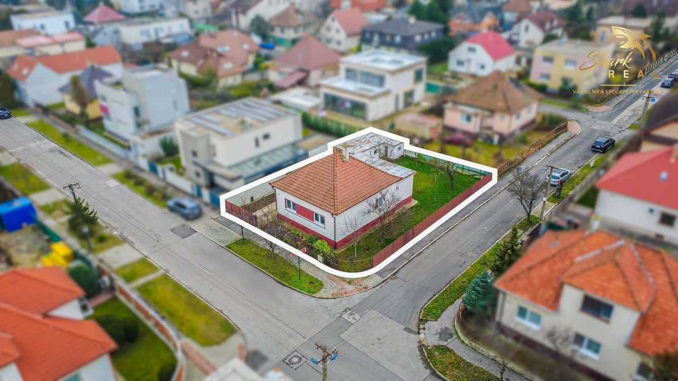 Na predaj 3-izbový rodinný dom v Ružinove - pôvodný stav, veľký potenciál plus BONUS