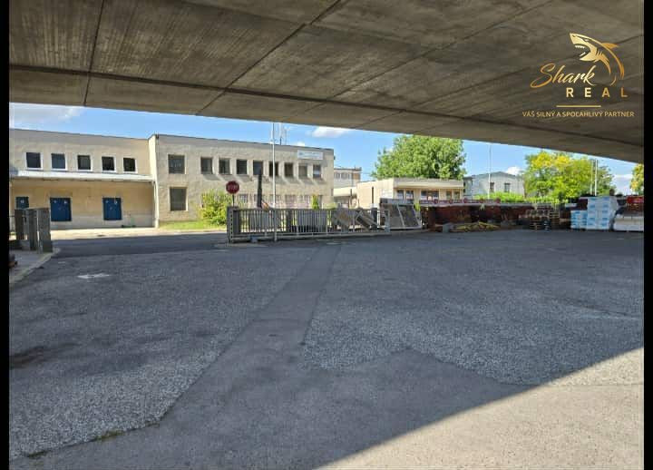 Skladový areál v priemyselnej oblasti v Nitre