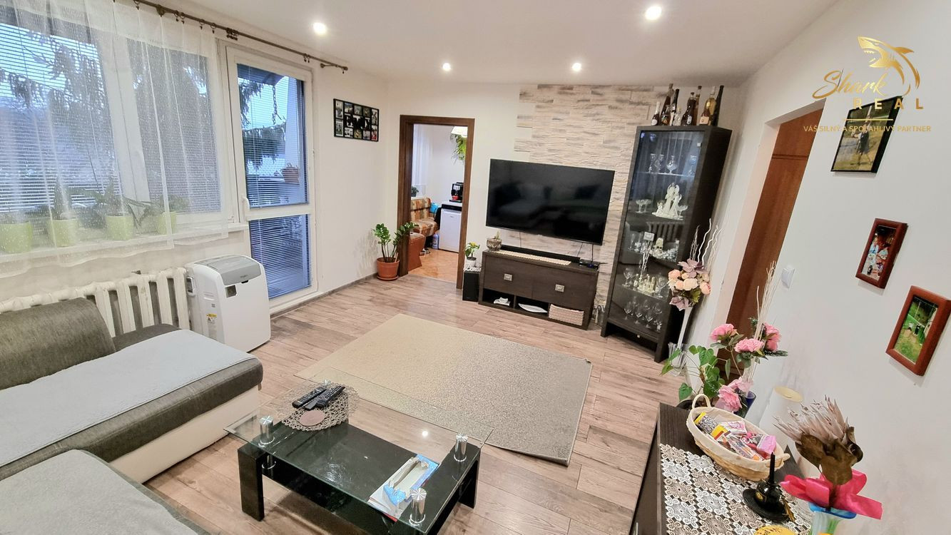 Na predaj 4-izbový byt v obľúbenej lokalite Trebišova – Komenského