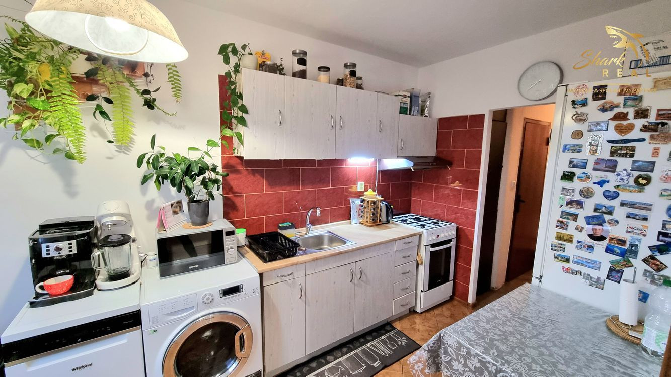 Na predaj 4-izbový byt v obľúbenej lokalite Trebišova – Komenského