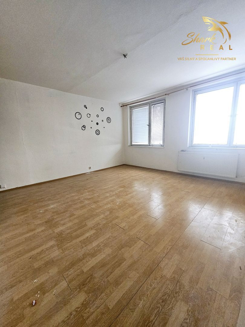 Na predaj 2-izbový byt na kompletnú rekonštrukciu