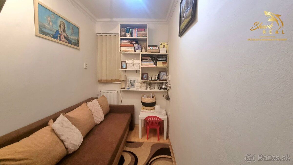 REZERVOVANÉ!! Na predaj 2- izbový byt na ulici Komenského s teraskou a záhradkou 