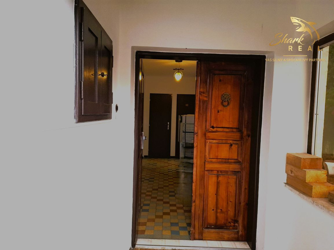 Priestranný dom so záhradou