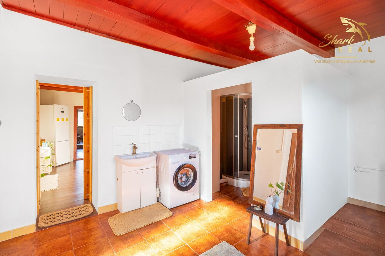 SUPER  CENA! Príjemný 3-izbový dom s veľkým pozemkom 