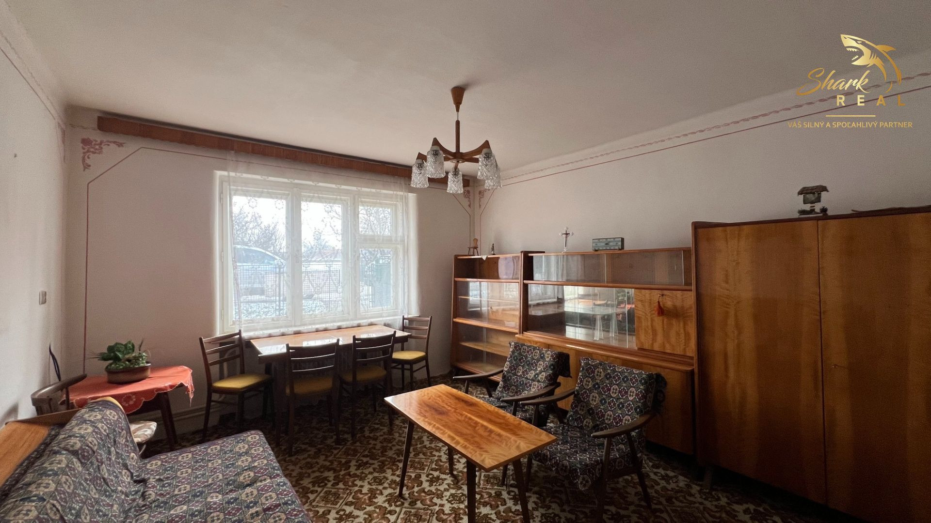 Rodinný dom s 20á pozemkom v obci Semerovo