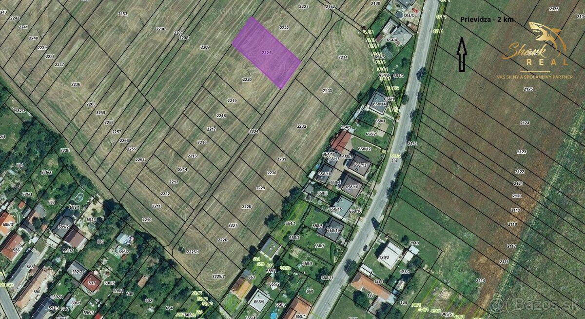 KRÁSNY POZEMOK S VÝHĽADOM NA BOJNICKÝ ZÁMOK