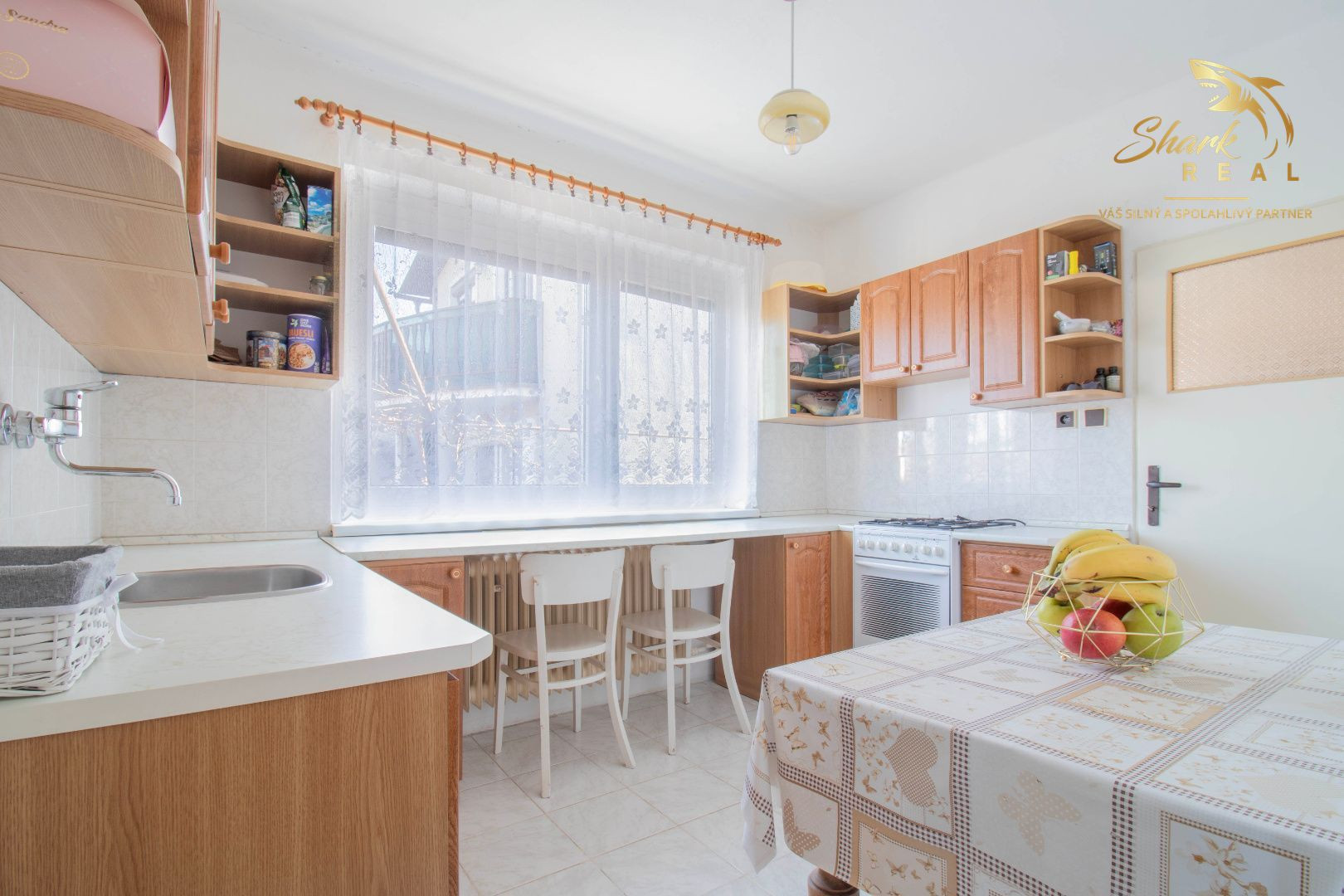 Čiastočne zrekonštruovaný dom vo výbornej lokalite s garážou