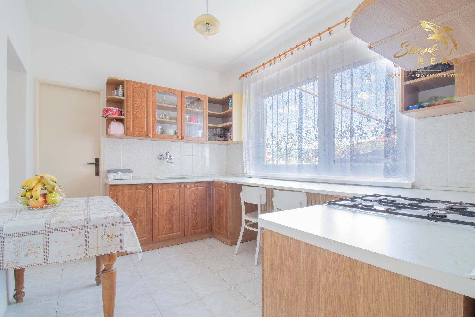 Čiastočne zrekonštruovaný dom vo výbornej lokalite s garážou