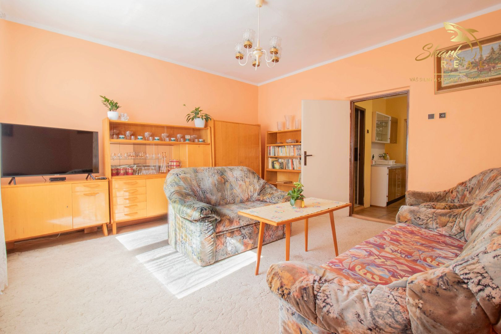 Čiastočne zrekonštruovaný dom vo výbornej lokalite s garážou