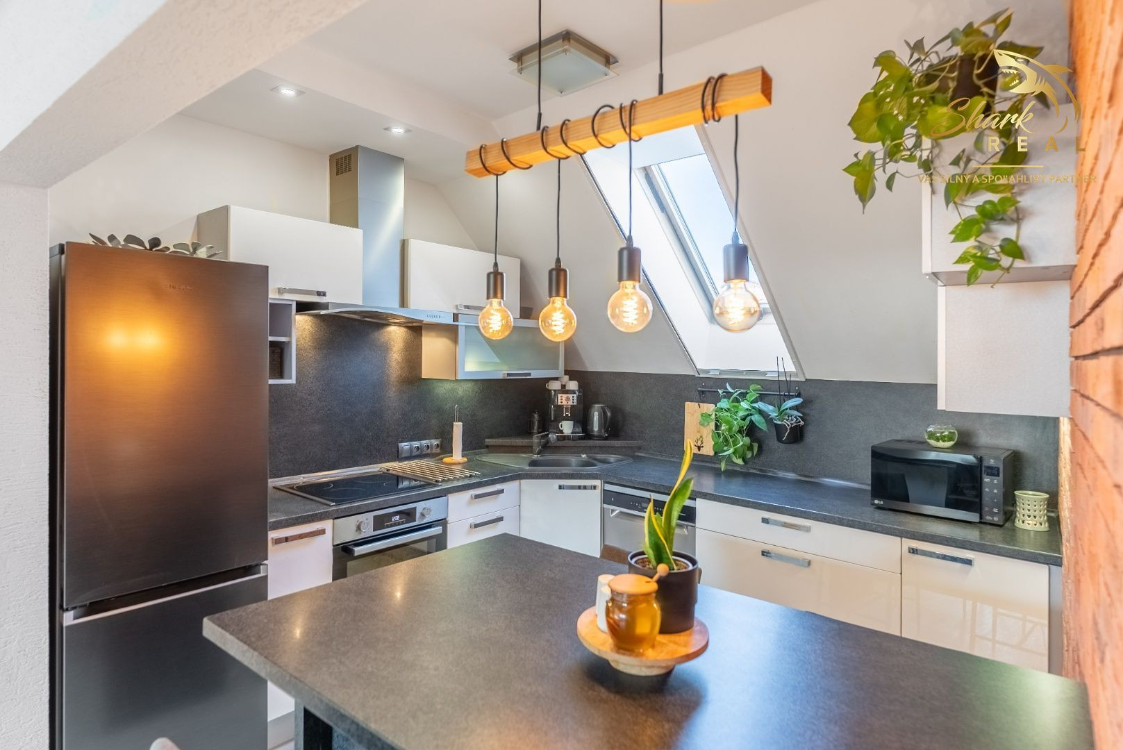 ZABEHNUTÝ RODINNÝ PENZIÓN vo vyhľadávanej lokalite Malých Karpát, VAŠA VÝHODNÁ INVESTÍCIA DO BUDÚCNOSTI