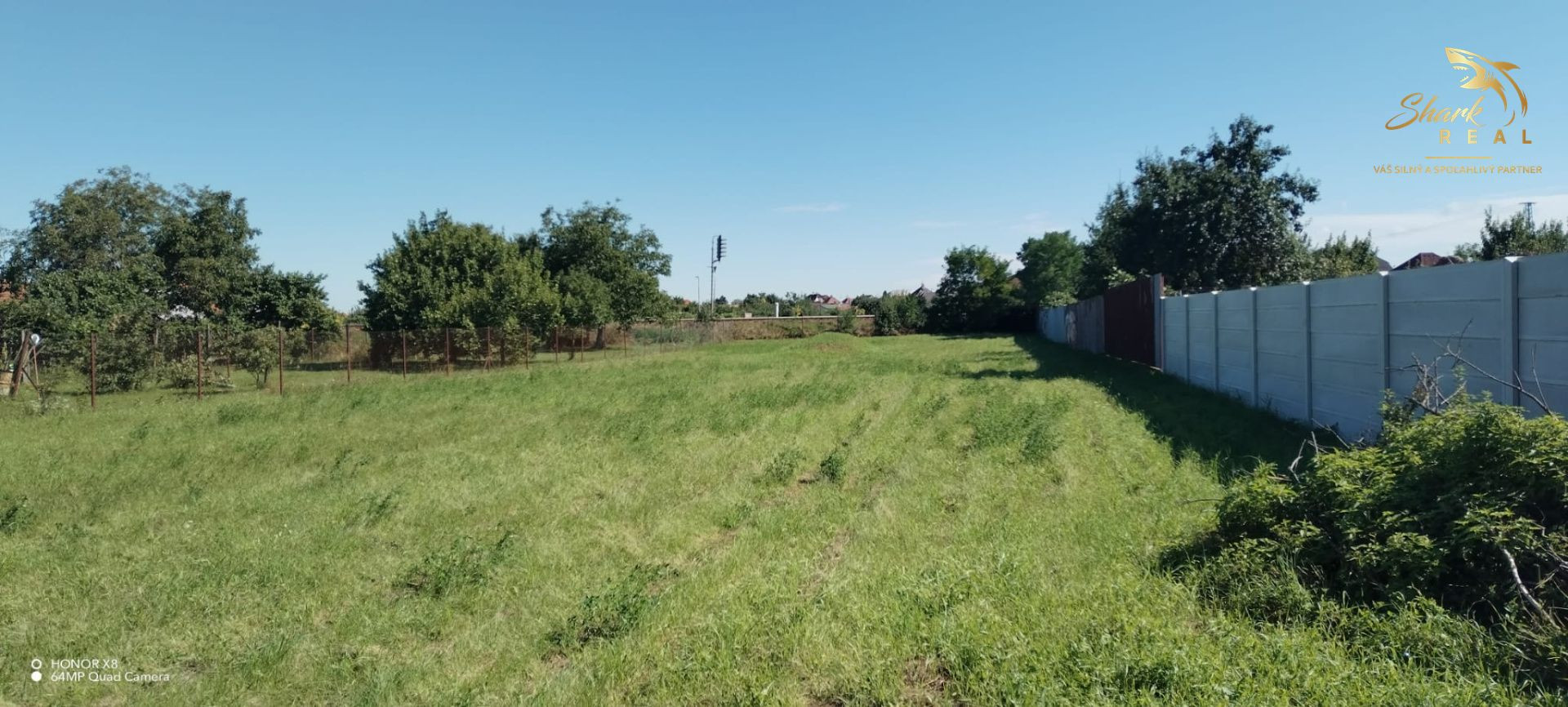 Pozemok ideálny na výstavbu 2 rodinných domov