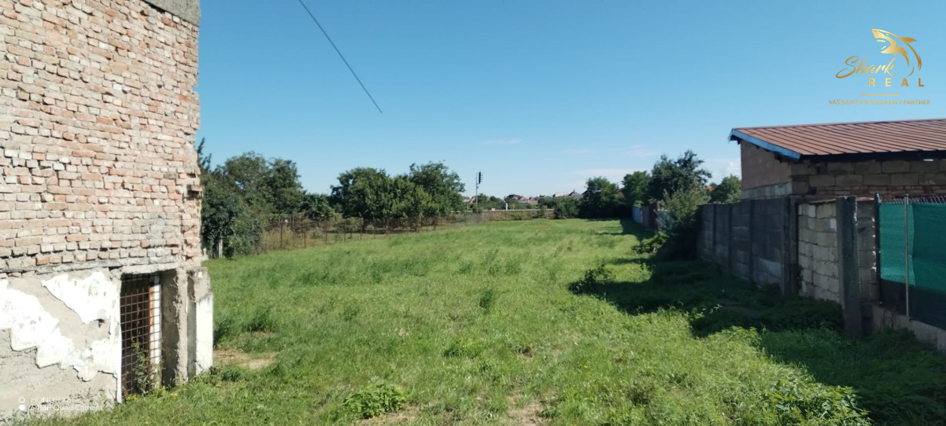 Pozemok ideálny na výstavbu 2 rodinných domov