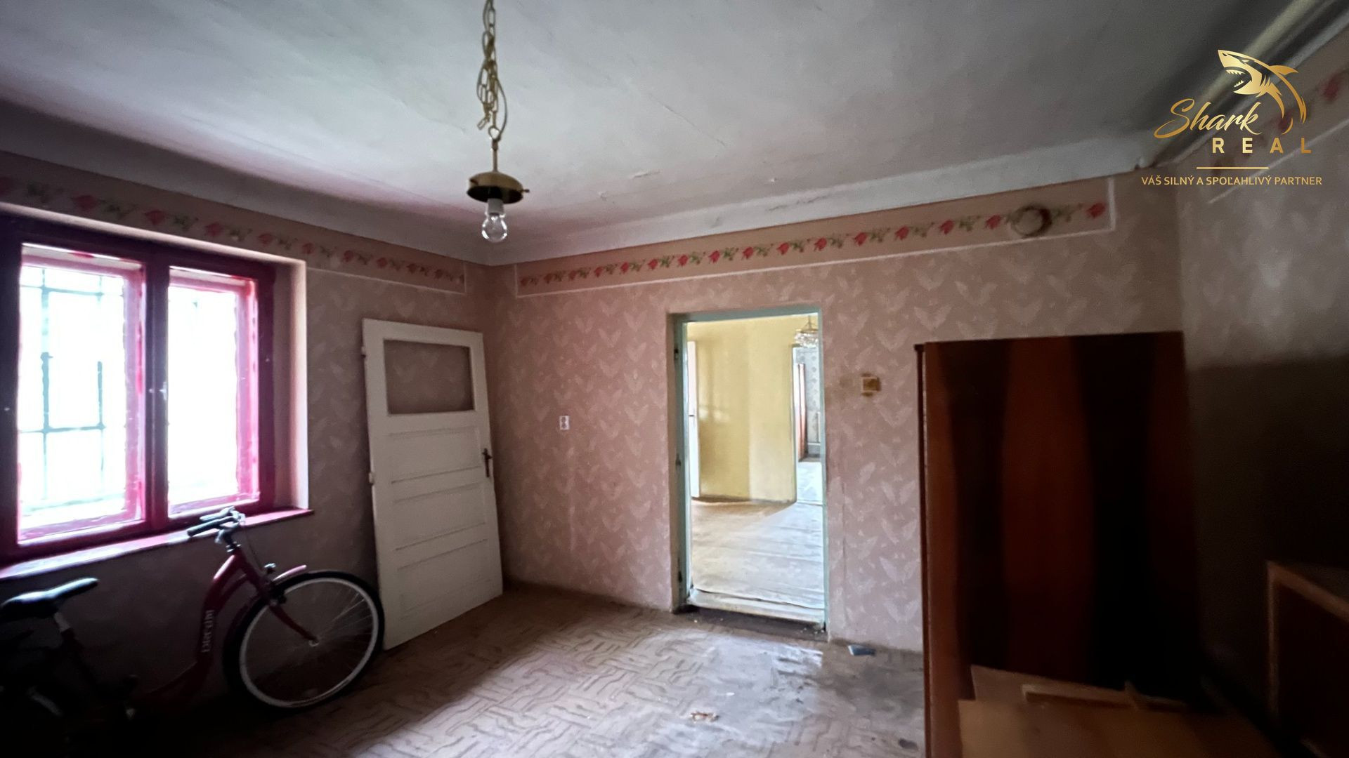 Rodinný dom s novou strechou