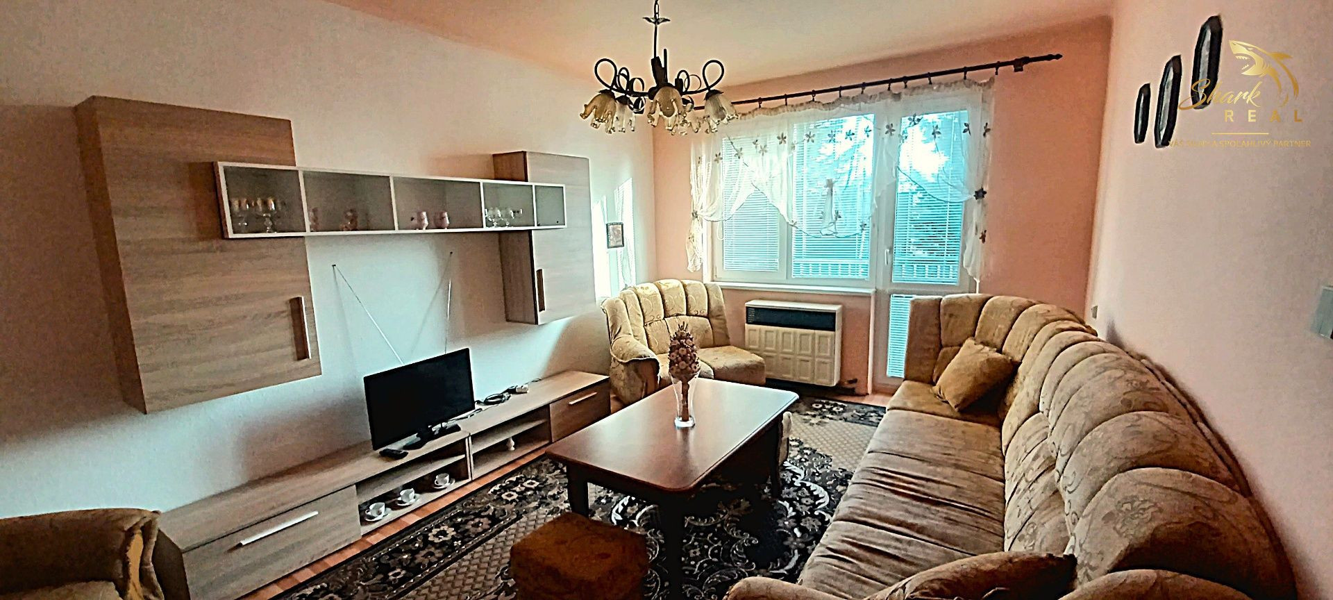 PREDANÉ - Presvetlený veľký 3 izbový byt / Malé Kozmálovce - Levice