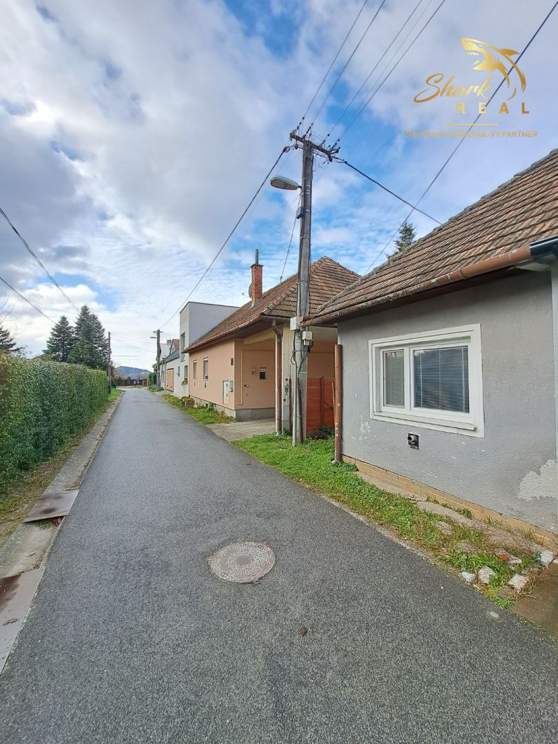 Starší domček s krásnym pozemkom