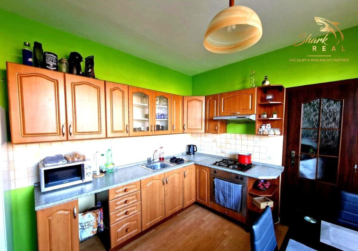 PEKNÝ 2,5 IZBOVÝ BYT -  VÝBORNÁ LOKALITA