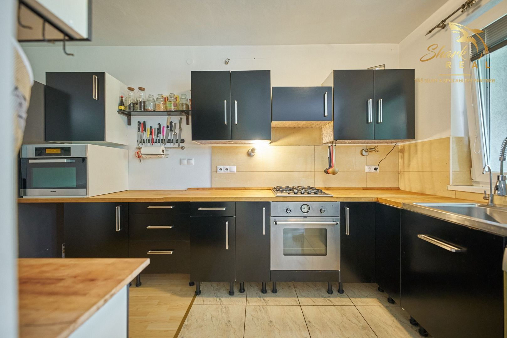 BEZKONKURENČNÁ CENA!  Slnečný 5-izbový rodinný dom na Slnečnej ulici