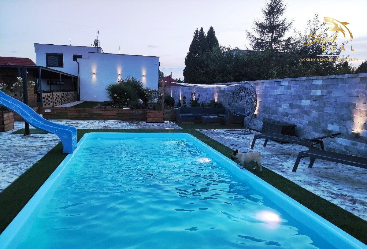 SHARK REAL ponúka výnimočná nehnuteľnosť s bazénom a pozemkom 2500m2
