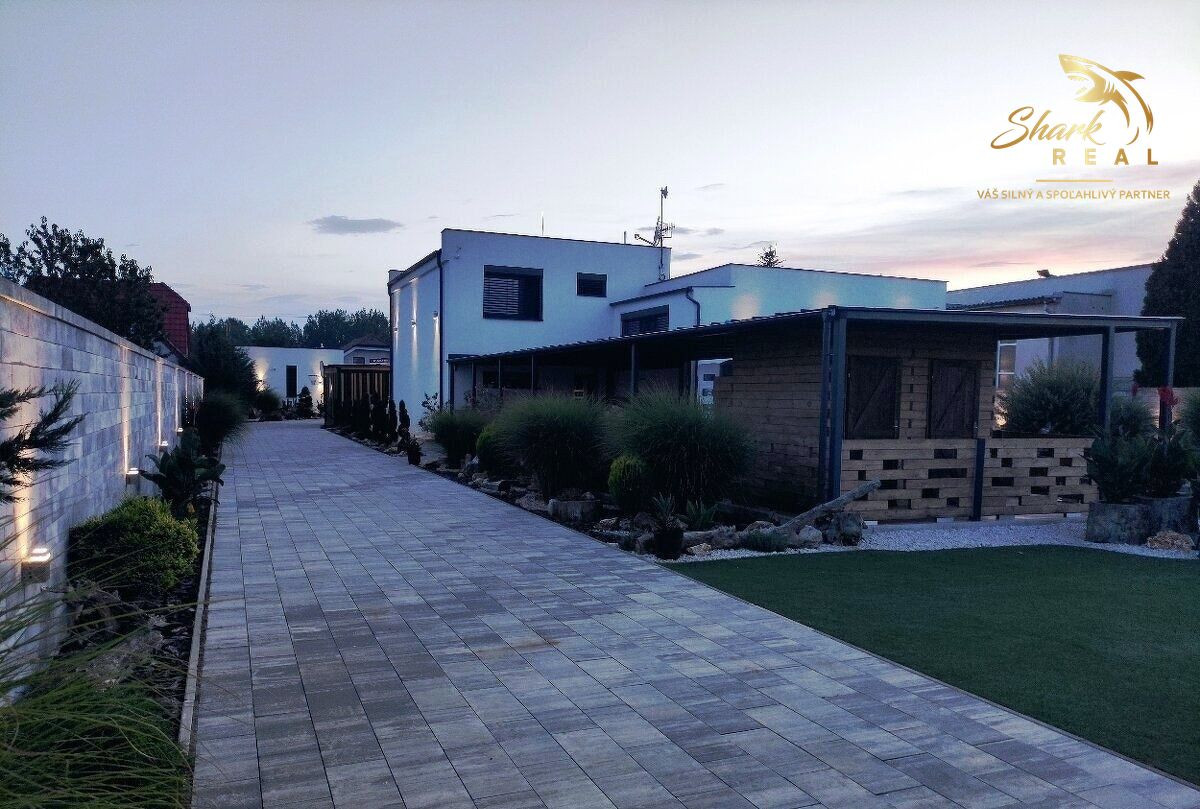 SHARK REAL ponúka výnimočná nehnuteľnosť s bazénom a pozemkom 2500m2