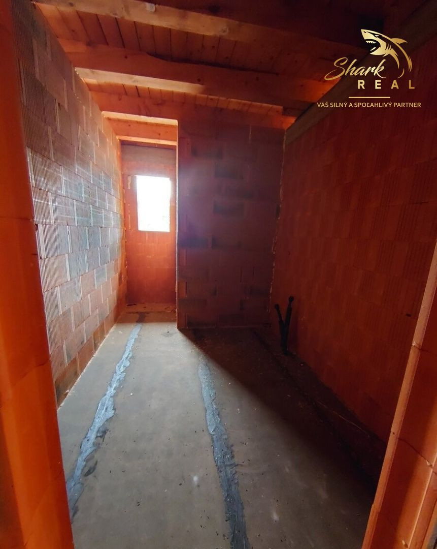 Na predaj 4 izbová novostavba v Malom Lapáši