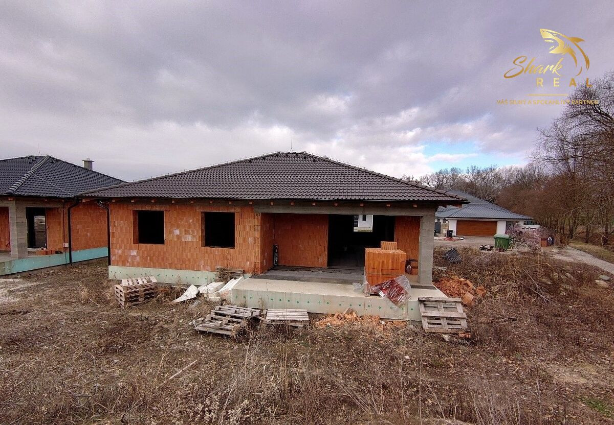 Na predaj 4 izbová novostavba v Malom Lapáši