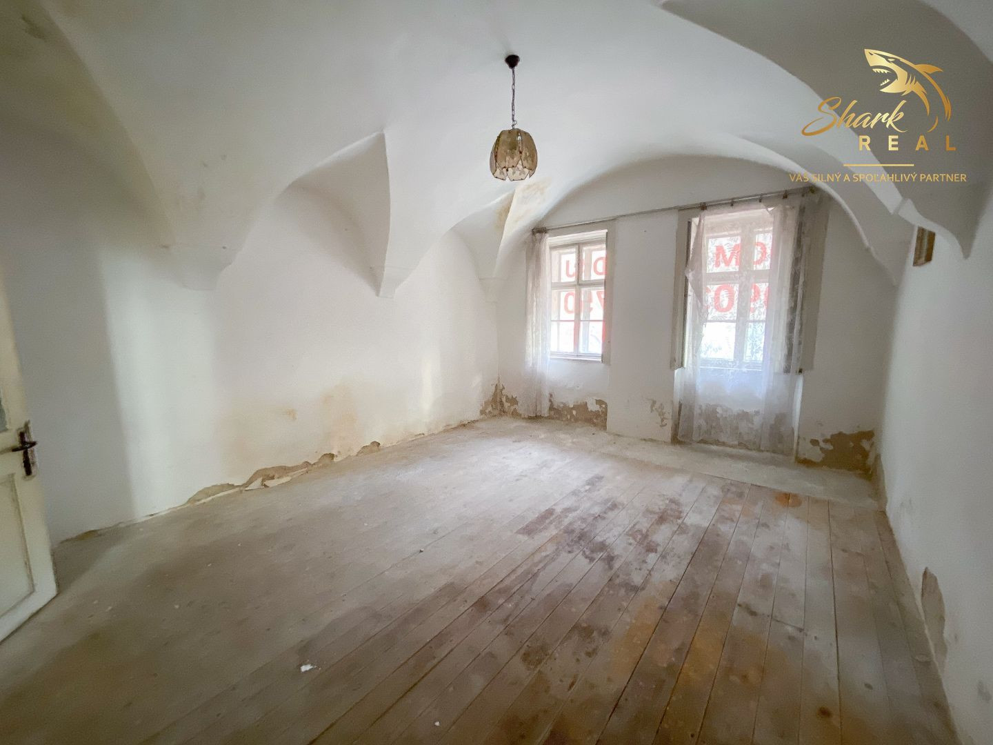 Znížená cena - Jedinečná príležitosť - Historický vinársky dom v samotnom srdci Pezinka