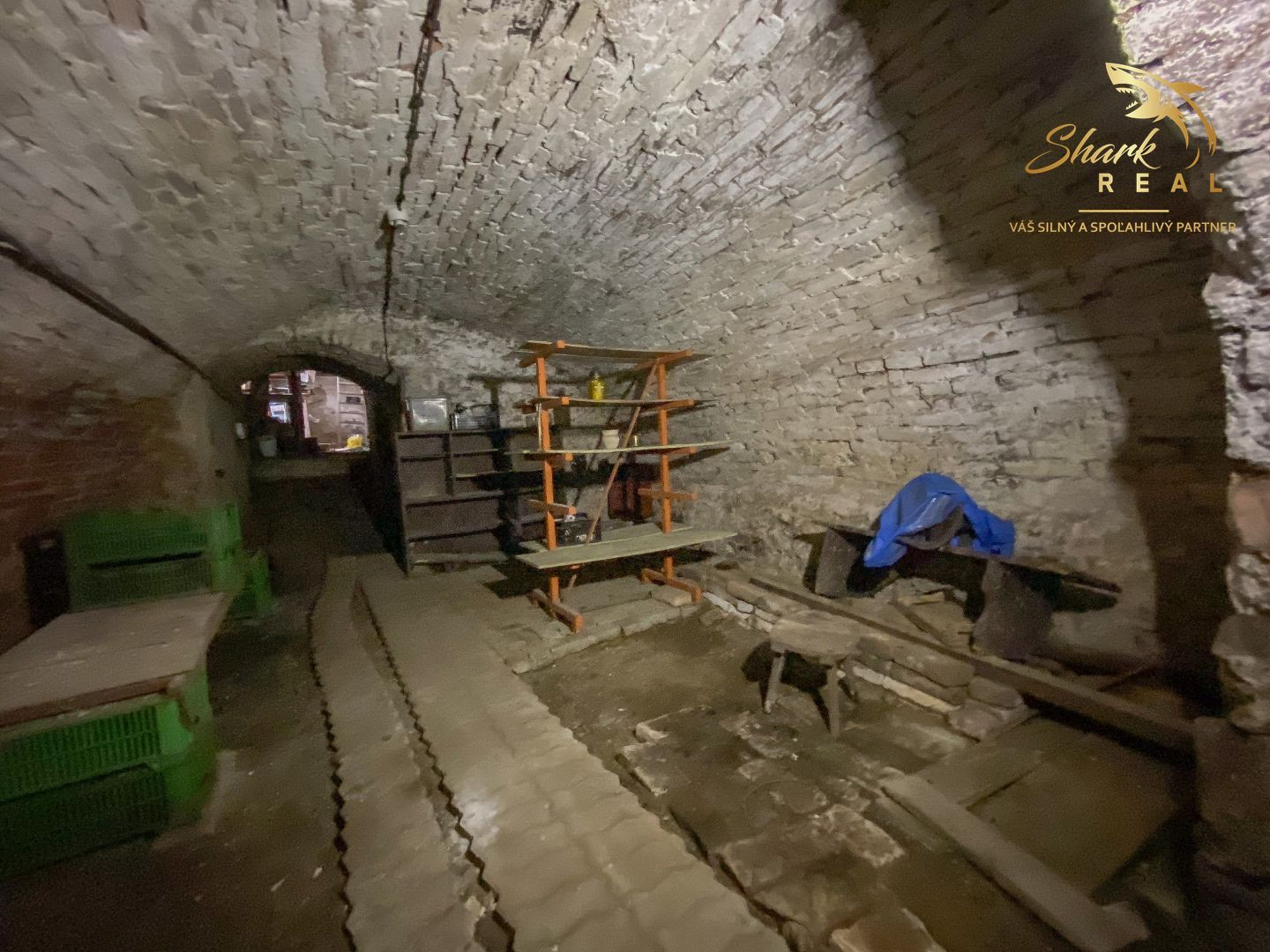 Znížená cena - Jedinečná príležitosť - Historický vinársky dom v samotnom srdci Pezinka