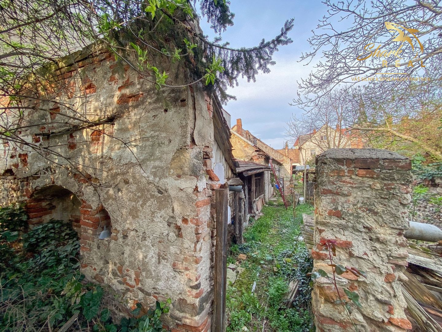 Znížená cena - Jedinečná príležitosť - Historický vinársky dom v samotnom srdci Pezinka