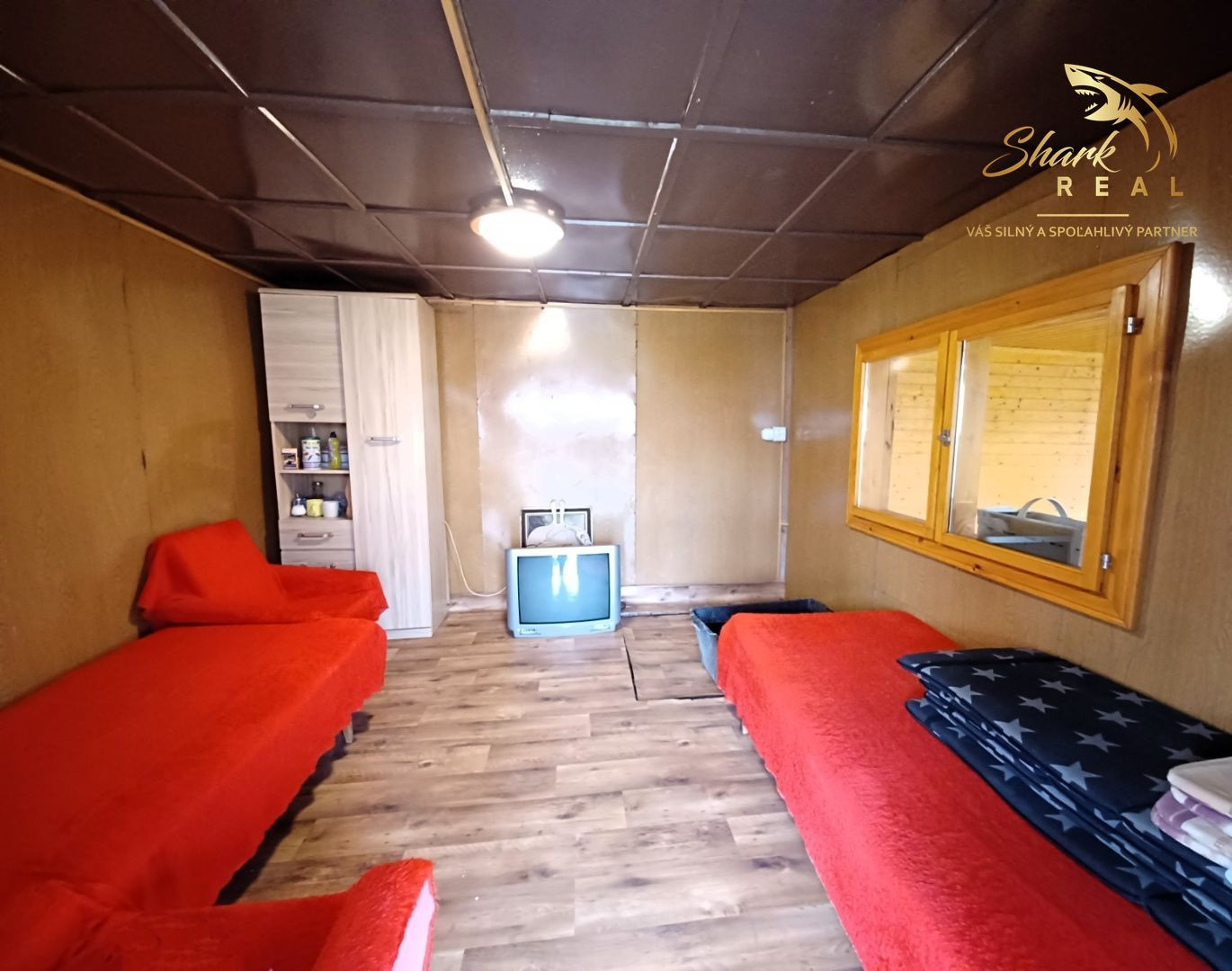 Záhrada s chatkou na okraji mesta / Levice.