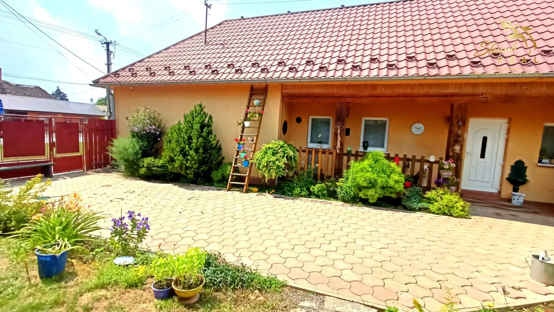 Krásny vidiecky dom s rozsiahlym pozemkom