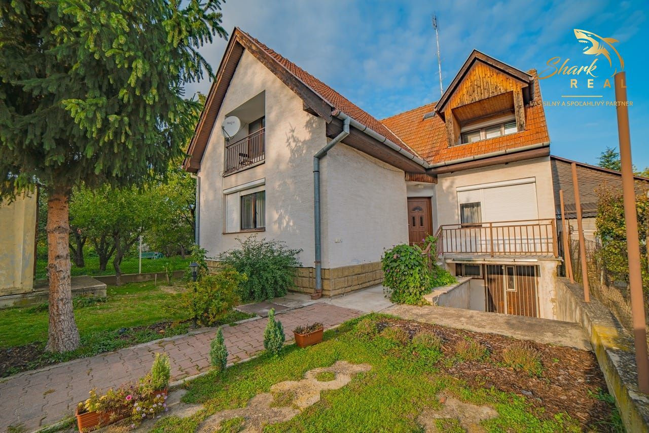 Poschodový dom v tichej lokalite Piešťan