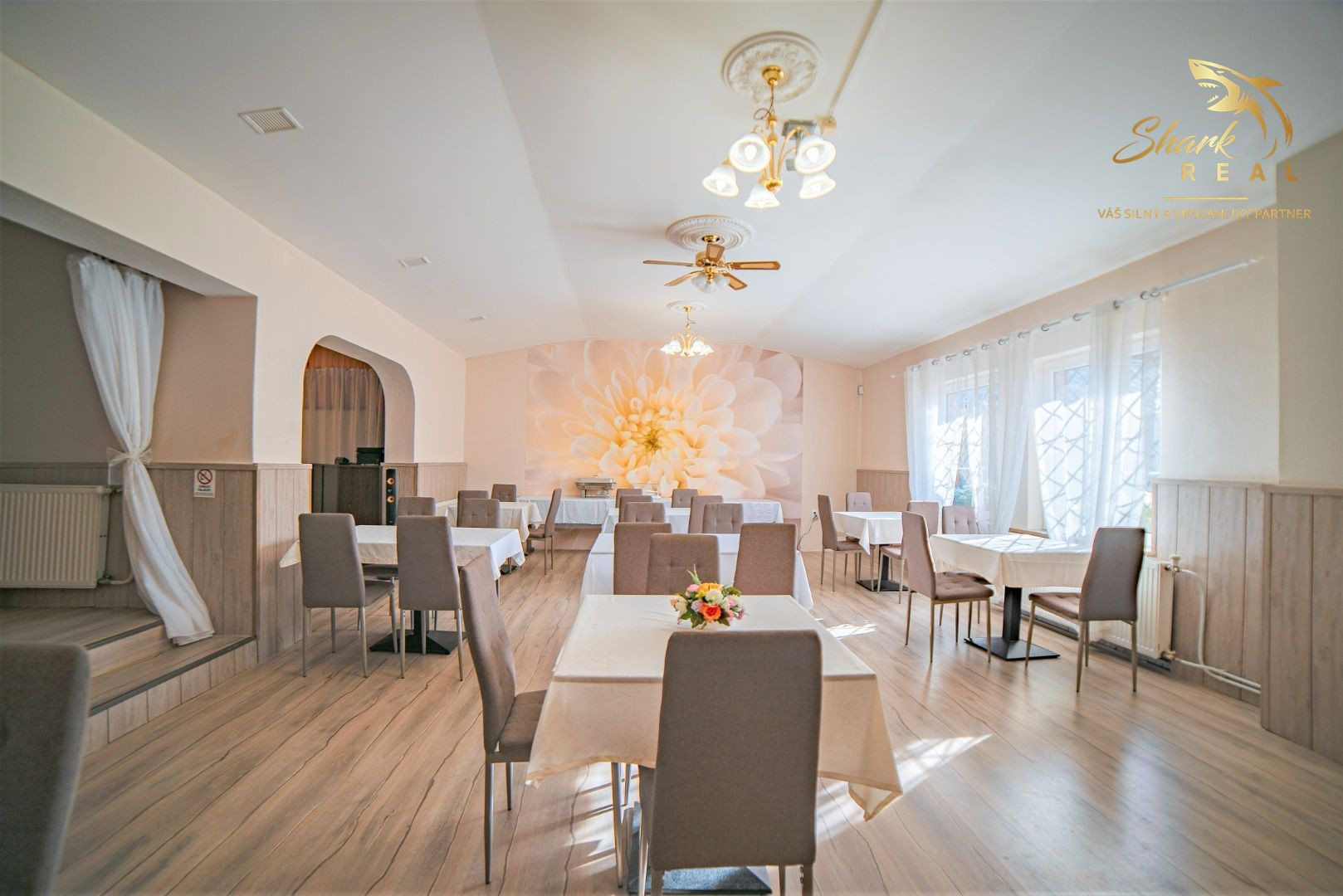 VÝRAZNÁ ZĽAVA! Očarujúci penzión s reštauráciou, bazénom, welness a ihriskom