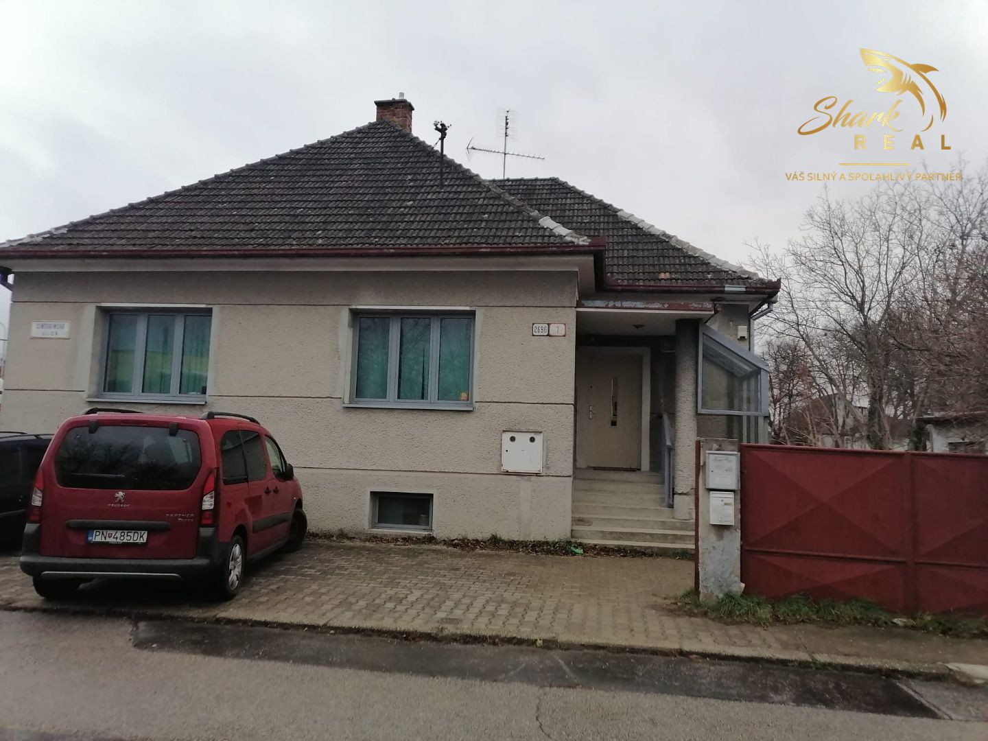 Rodinný dom vhodný na podnikateľské účely.